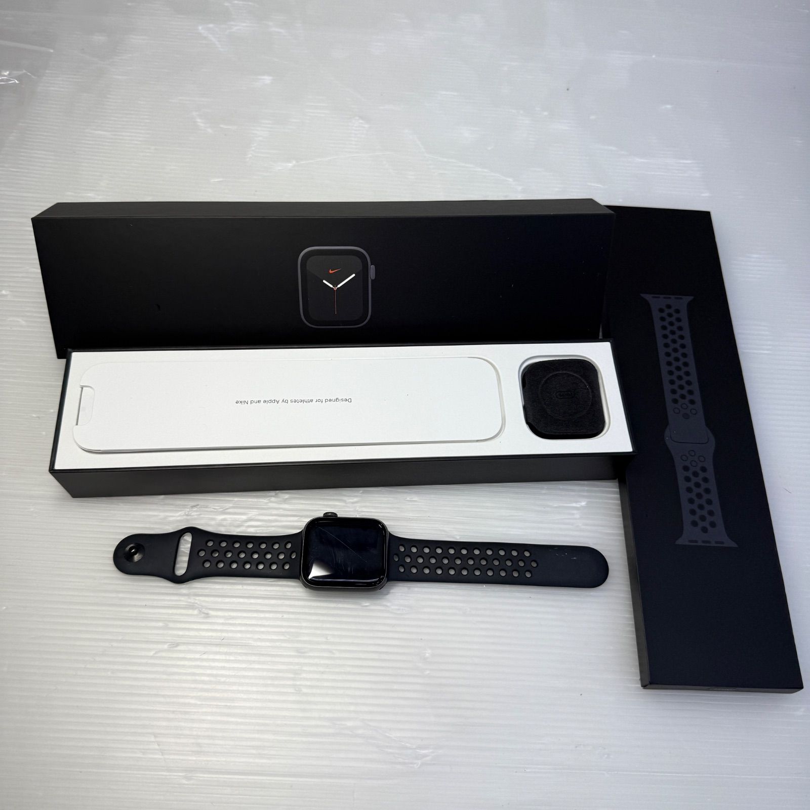 ☆Applewatch シリーズ5☆ナイキモデル NIKE SERIES 5 44mm 訳あり品 