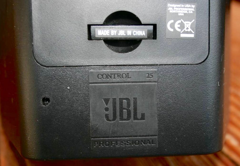 スピーカー 天井取付⾦具