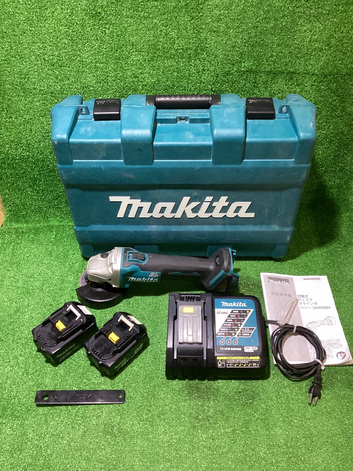 マキタ 100㎜充電式ディスクグラインダ バッテリ 充電器 ケース有 バッテリ充電回数 161回 99回 シ 44