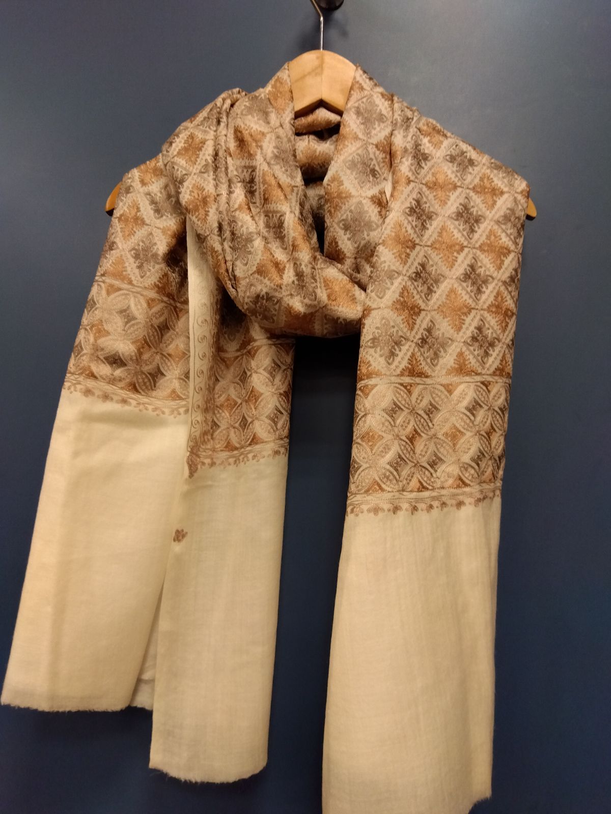 M 9 ADRIANA EPOCA アドリアーナエポカ パシュミナショール ファインウール シルク カシミヤ 刺繍 ストール パシュミナ 毛織物カシミア織