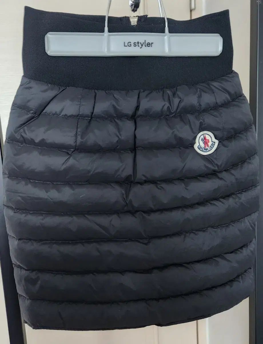 モンクレール ダウン ジップアップ スカート