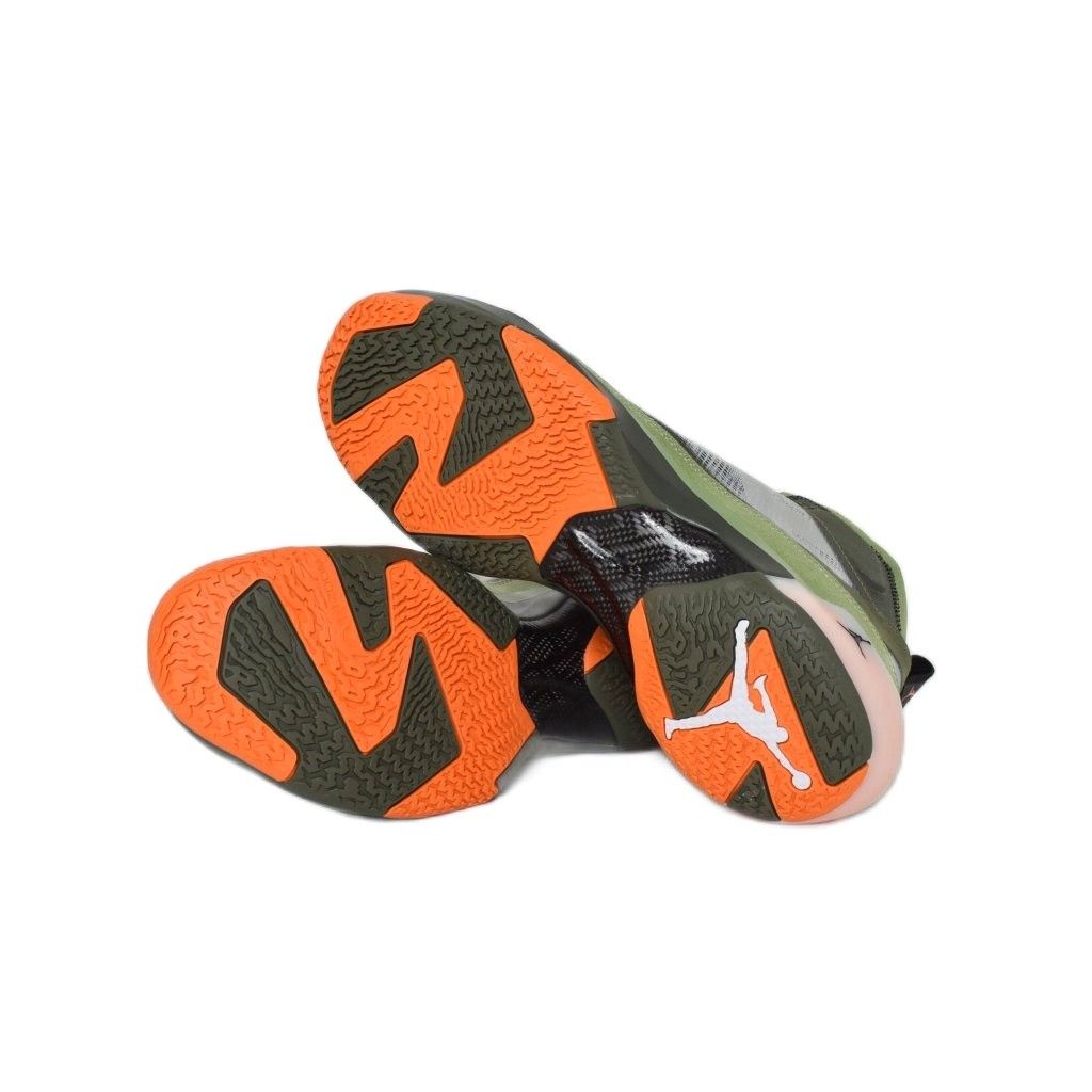 ナイキ NIKE アンディフィーテッド UNDEFEATED Air Jordan 37 Oil