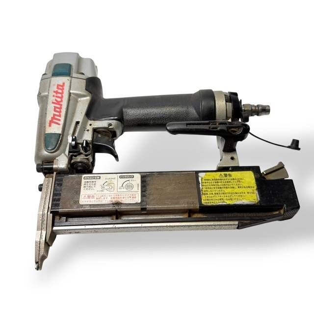 マキタ MAKITA 仕上釘打ち機 AF 502 N エア釘打ち機 フィニッシュネイラ 15～50 mm 釘打機