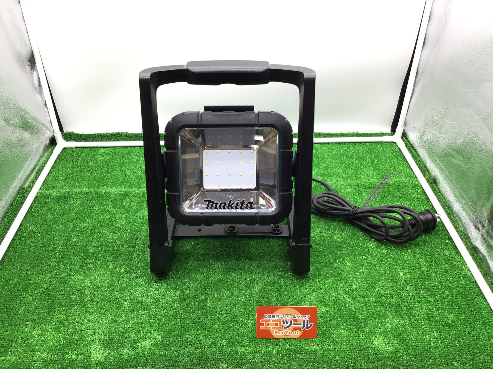 Makita マキタ 14.4 v 18 充電式LEDライト 本体のみ ML 805 エコツー M 02