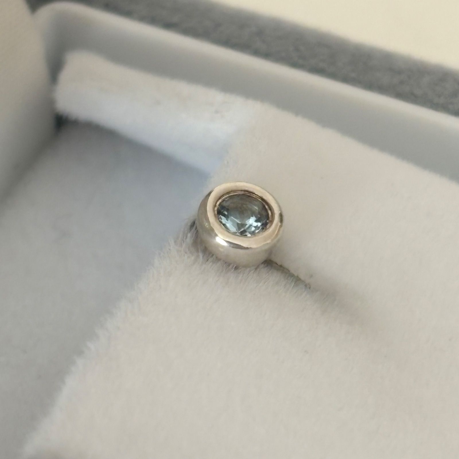 213【ティファニー】シルバー ピアス アクアマリン 枠込み直径 約4.4mm