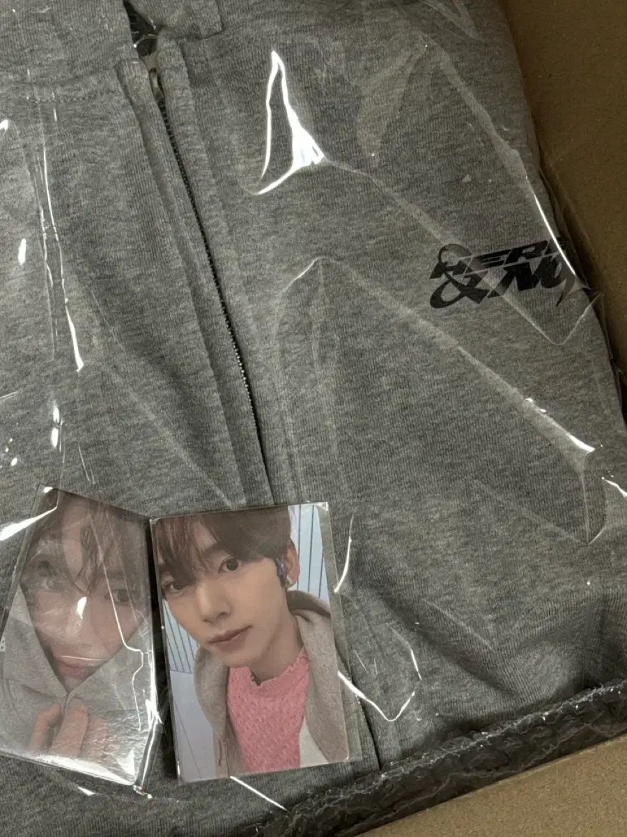 人気セール，高品質 ZEROBASEONE(ゼロベースワン・ZB1・ゼベワン) Hereu0026Now MD ソン・ハンビン(SUNG HANBIN) フードジップアップ 未開封 その他