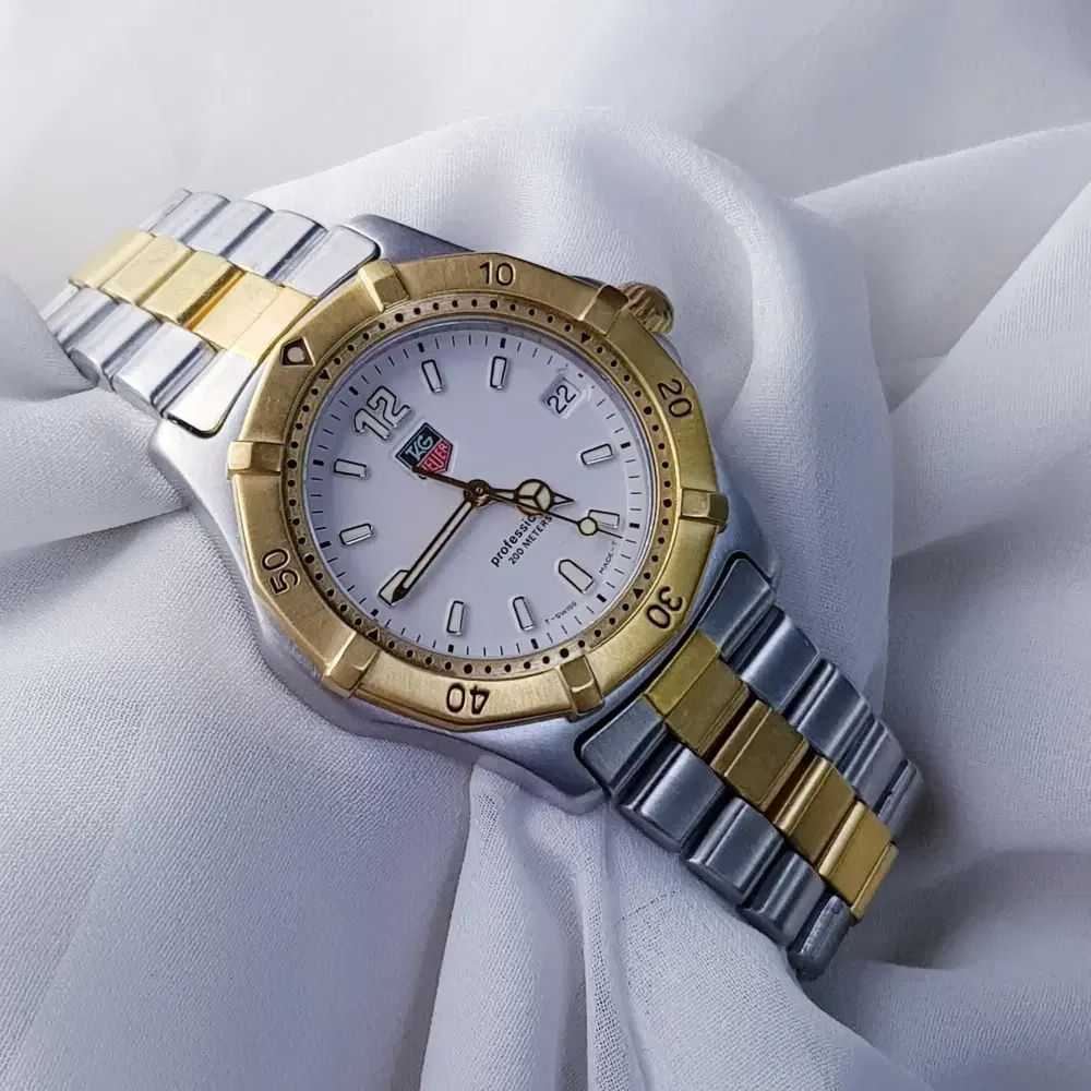 タグホイヤー クォーツ プロフェッショナル WE1120-R タグホイヤー クォーツ プロフェッショナル WE1120-R