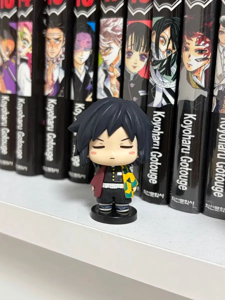 DAIS ウォルナットテーブル・ツリーカモチェア2点 計3点