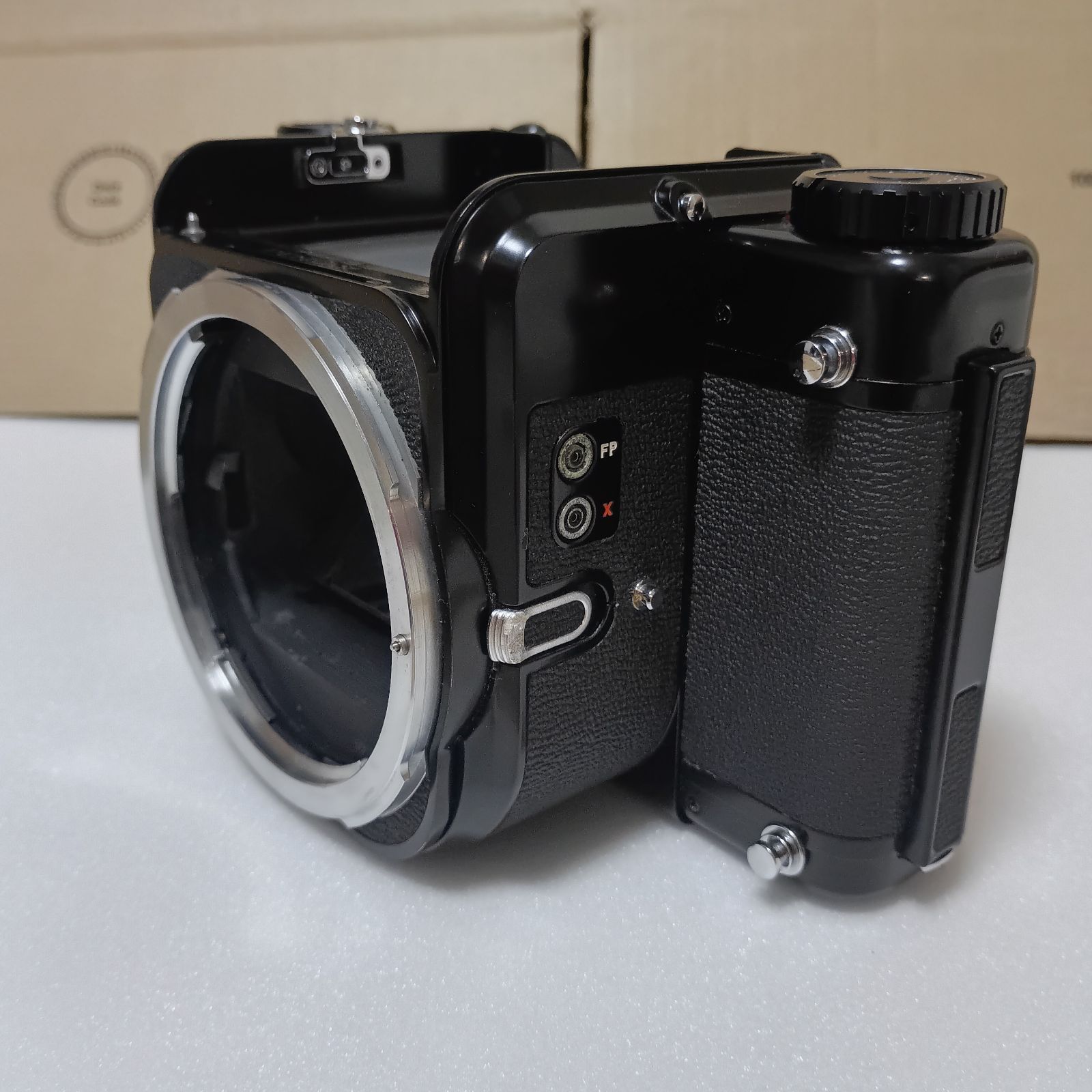 PENTAX 6 x 7 ボディ 電池ホルダーなし 動作未 部品取り用