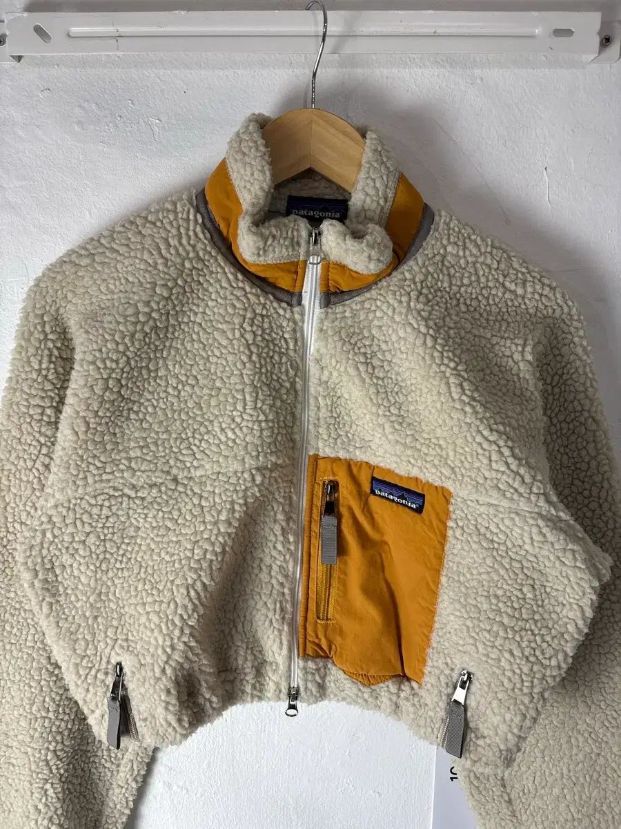 パタゴニア クロップド シープスキン フリース