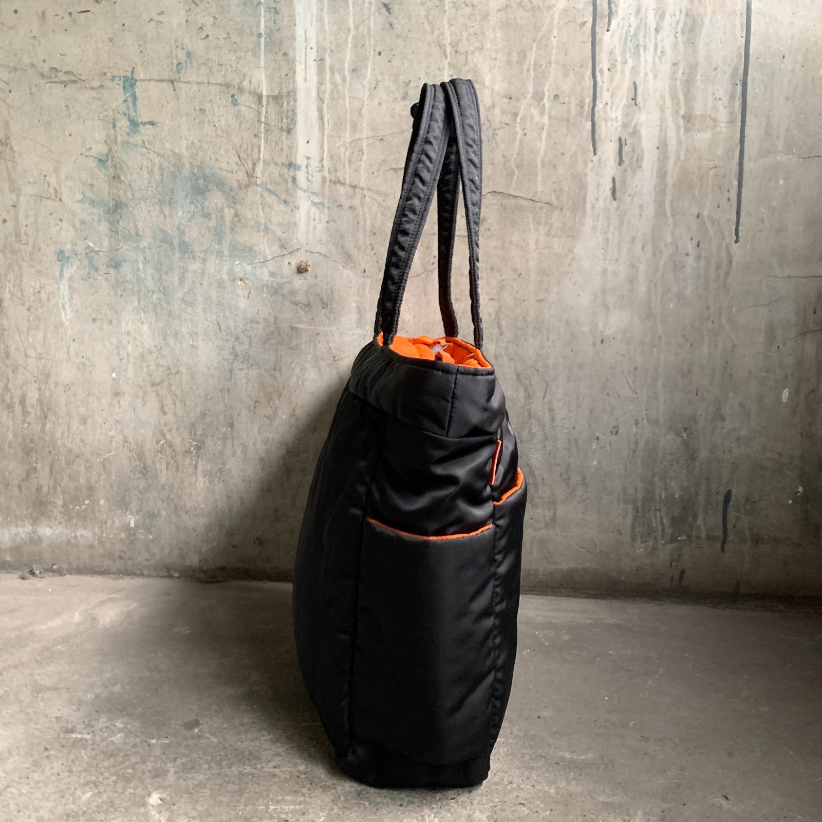 美品 HARVEST LABEL フライヤーズ MA-1 生地 トートバッグ 黒 HARVEST LABEL ハーヴェストレーベル フライヤーズ MA-1 生地 トート