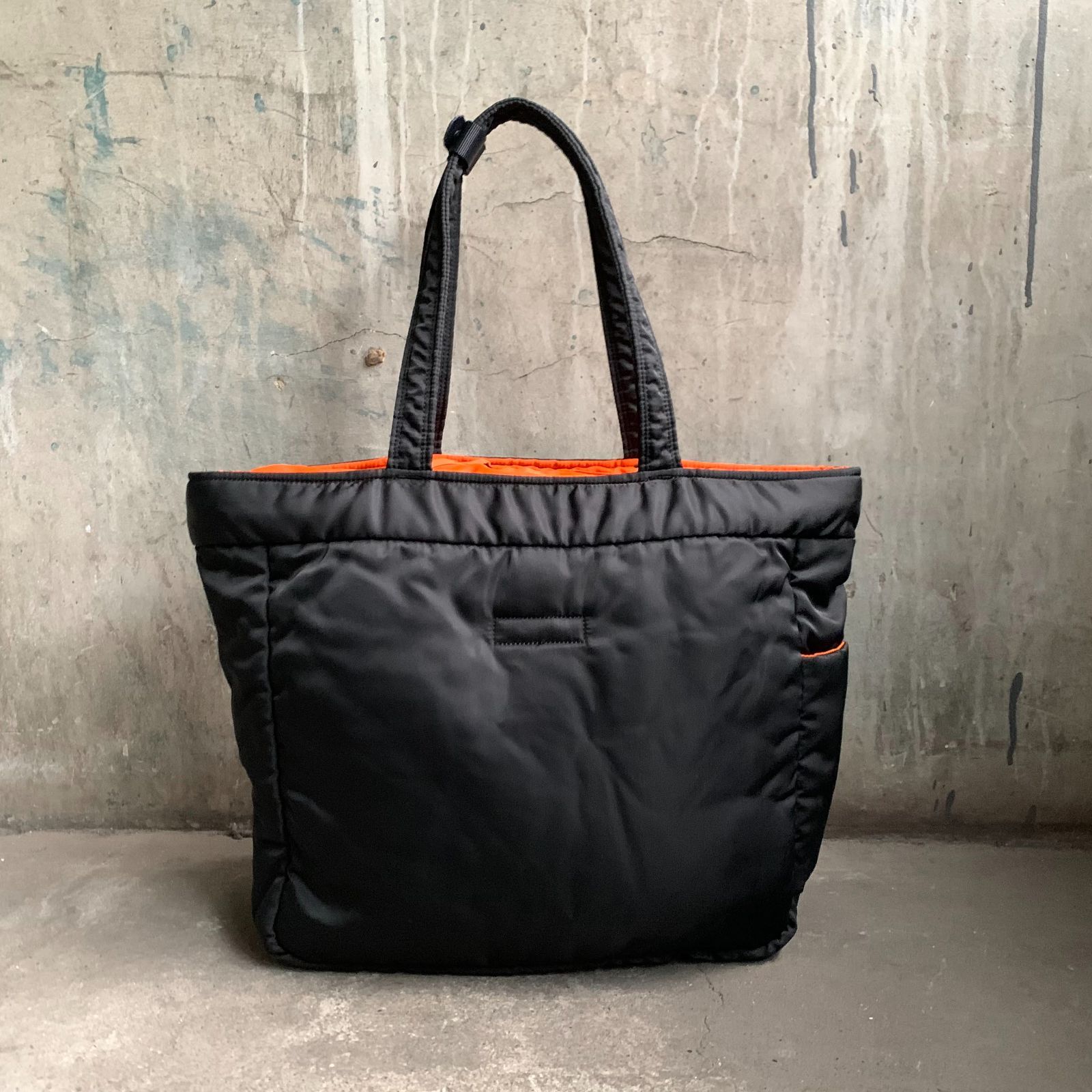 美品 HARVEST LABEL フライヤーズ MA-1 生地 トートバッグ 黒 HARVEST LABEL ハーヴェストレーベル フライヤーズ MA-1 生地 トート