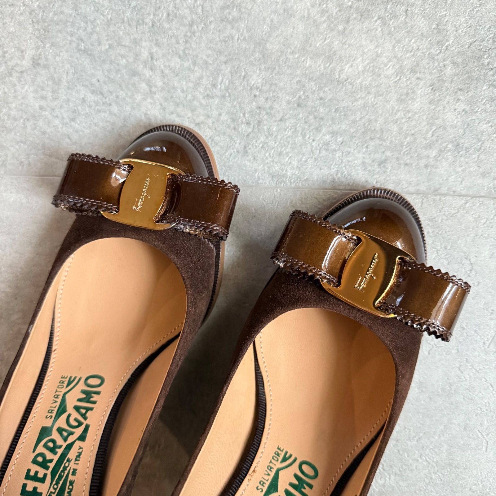 未使用 SalvatoreFerragamo サルヴァトーレフェラガモ ヴァラリボン