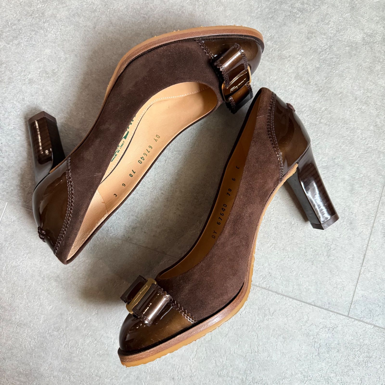 未使用 SalvatoreFerragamo サルヴァトーレフェラガモ ヴァラリボン