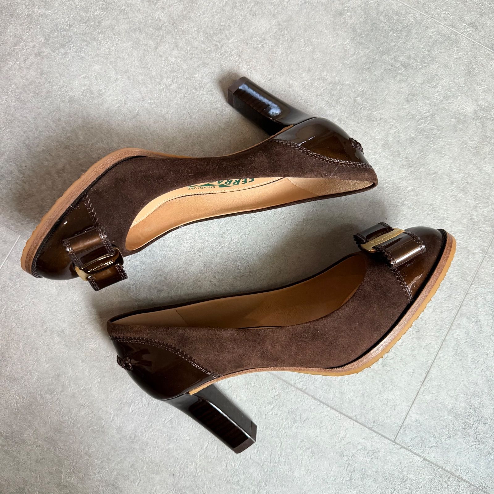 未使用 SalvatoreFerragamo サルヴァトーレフェラガモ ヴァラリボン