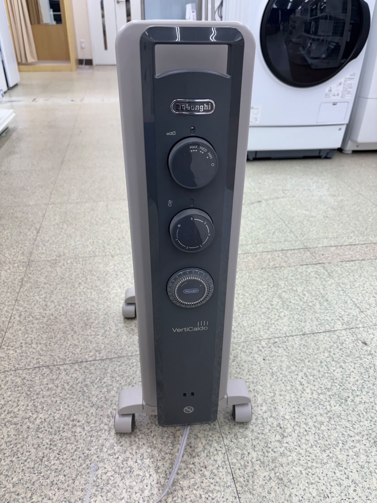 リユース DeLonghi オイルヒーター -GY 管理251206-13