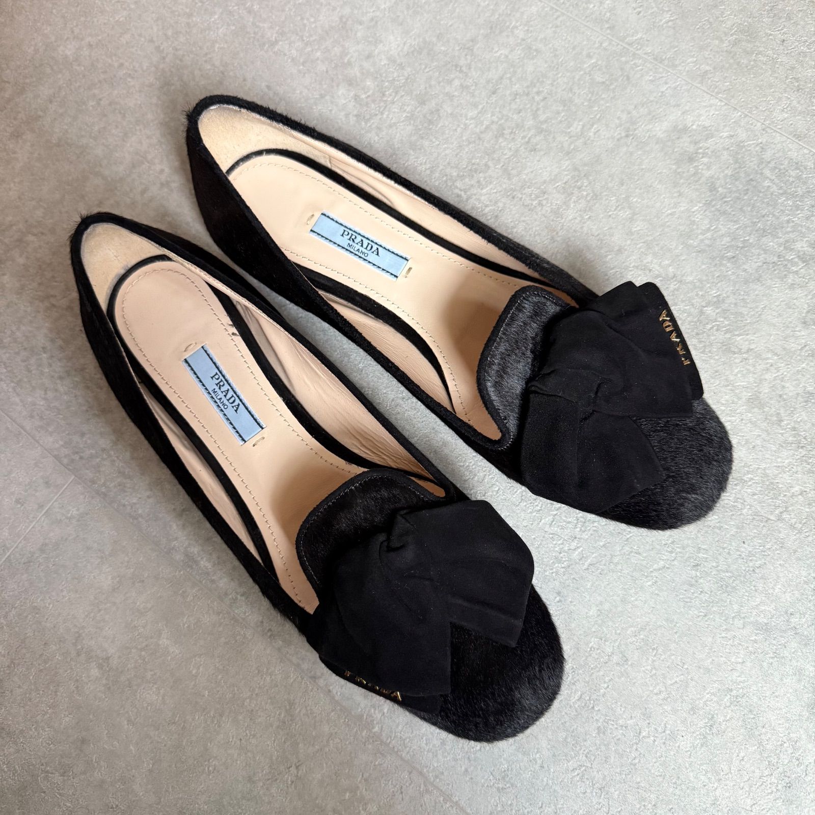 PRADA プラダ ハラコ ロゴリボン フラットシューズ ローファー ブラック 黒 ゴールド金具 37 レディースシューズ 24 cm