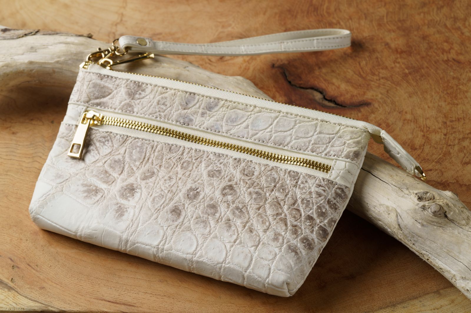 ヒマラヤクロコダイル柄クラッチバッグ 上質3 WAYで使える白系ウォレットショルダー