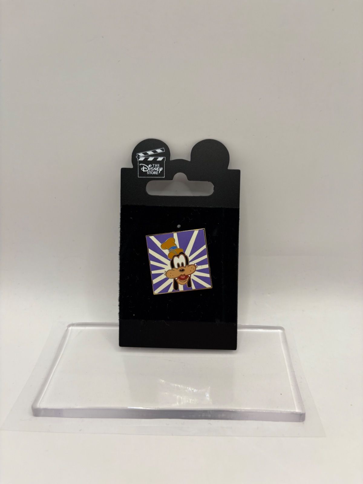ディズニーストア ピンバッジ 3点セット ミッキー グーフィー プルート