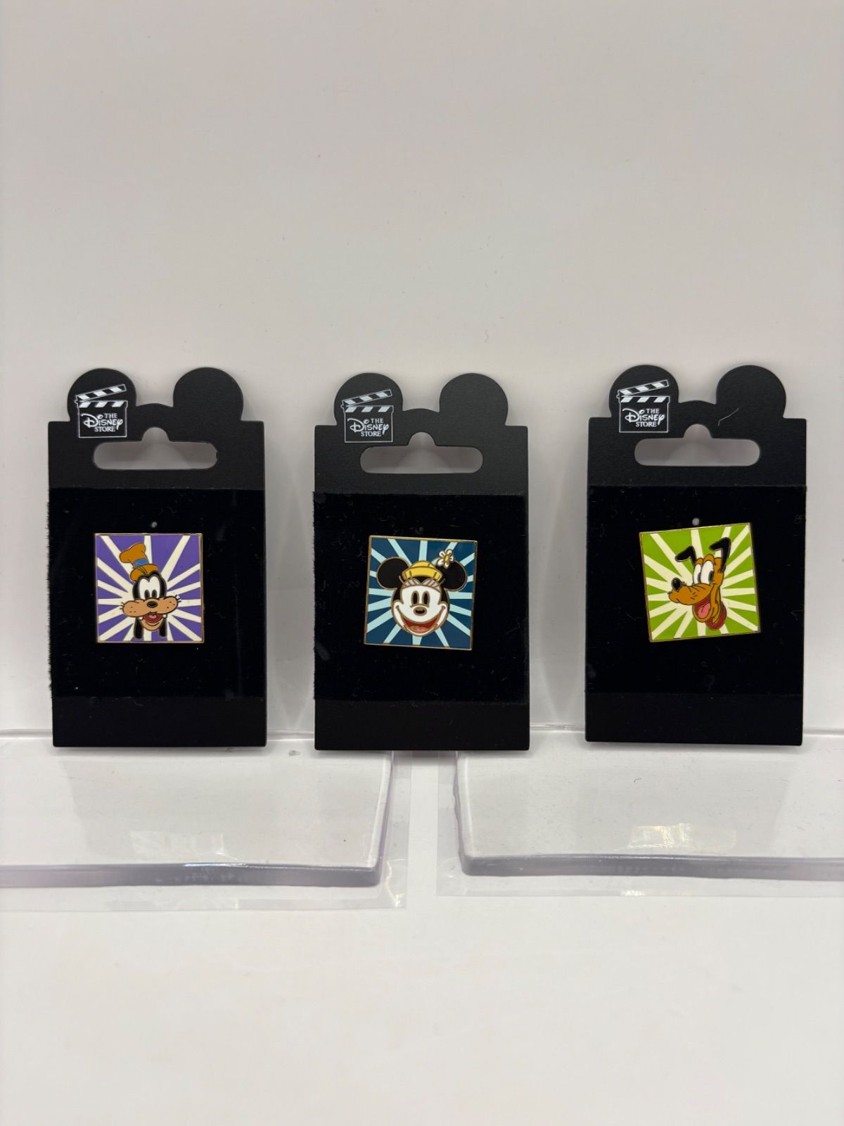 ディズニーストア ピンバッジ 3点セット ミッキー グーフィー プルート