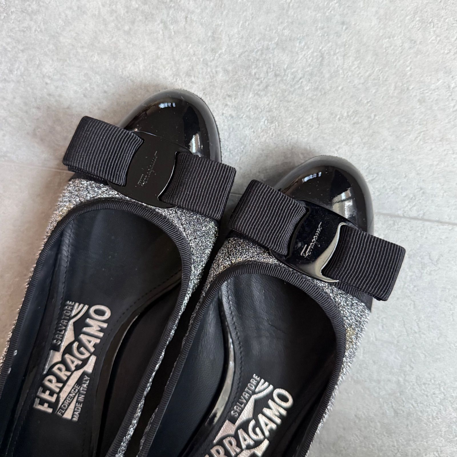 SalvatoreFerragamo サルヴァトーレフェラガモ ヴァラリボン