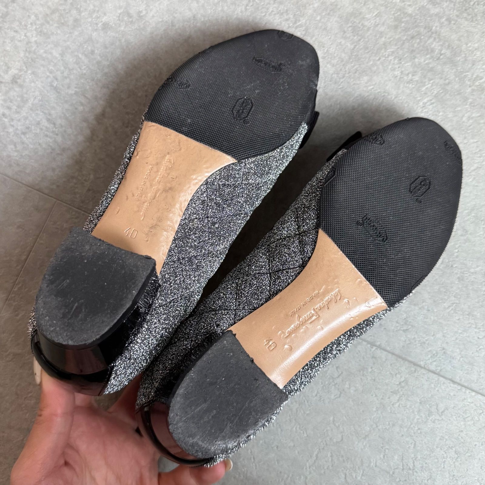 SalvatoreFerragamo サルヴァトーレフェラガモ ヴァラリボン