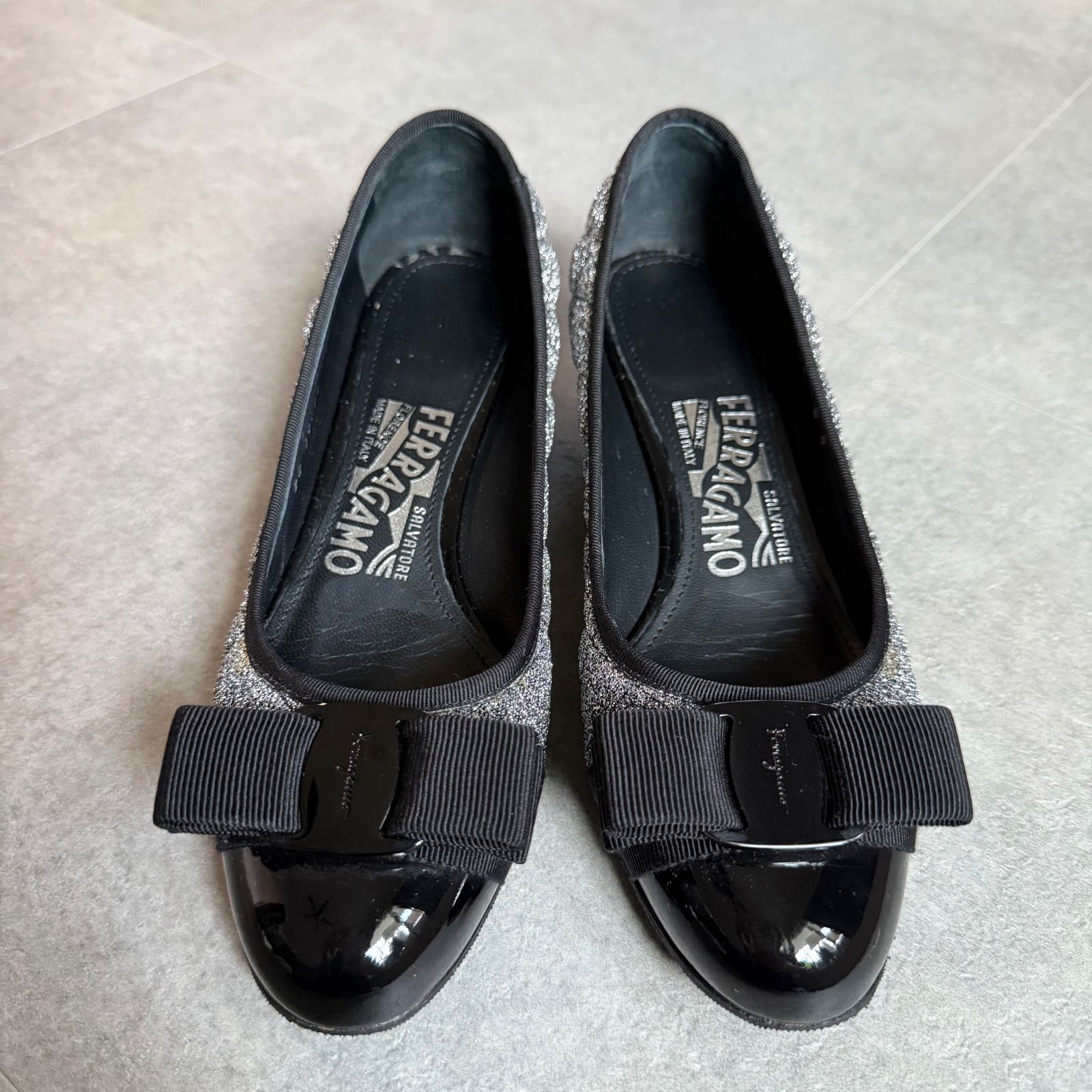 SalvatoreFerragamo サルヴァトーレフェラガモ ヴァラリボン