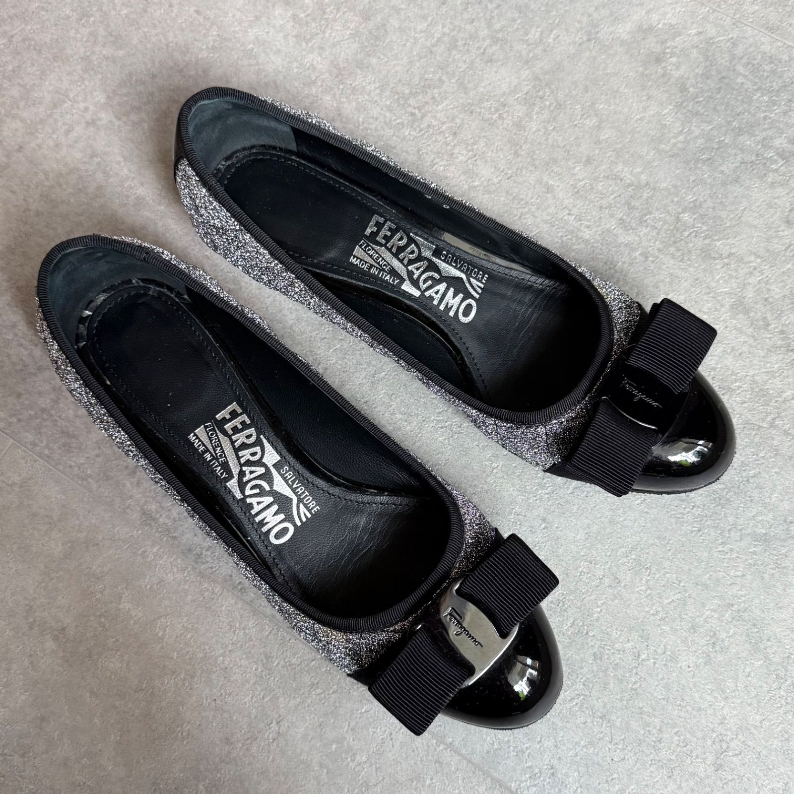 SalvatoreFerragamo サルヴァトーレフェラガモ ヴァラリボン