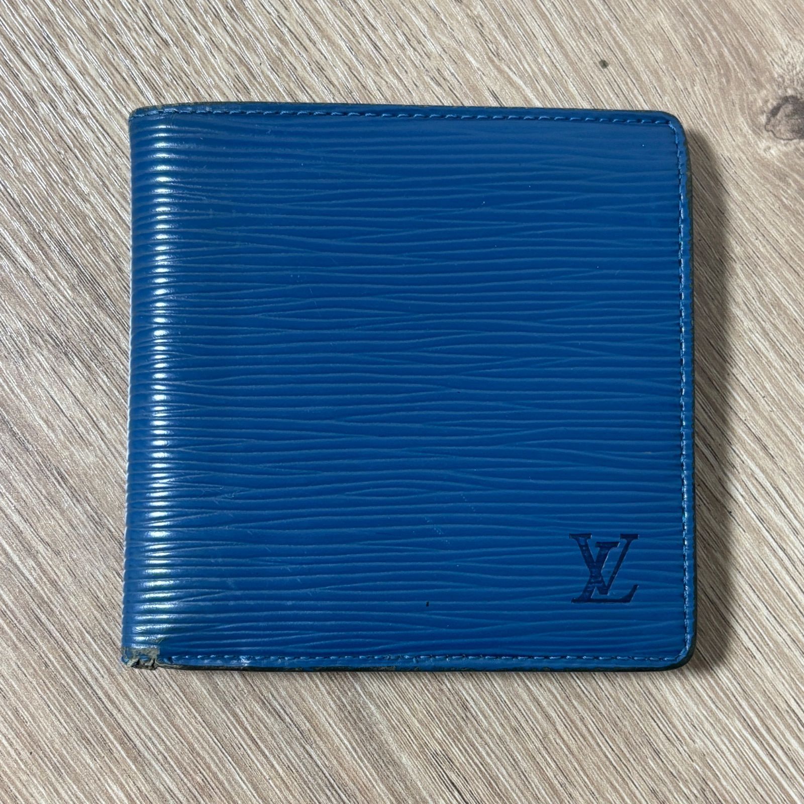 ルイヴィトン エピ 二つ折り財布 LOUIS VUITTON ルイヴィトン エピ 二