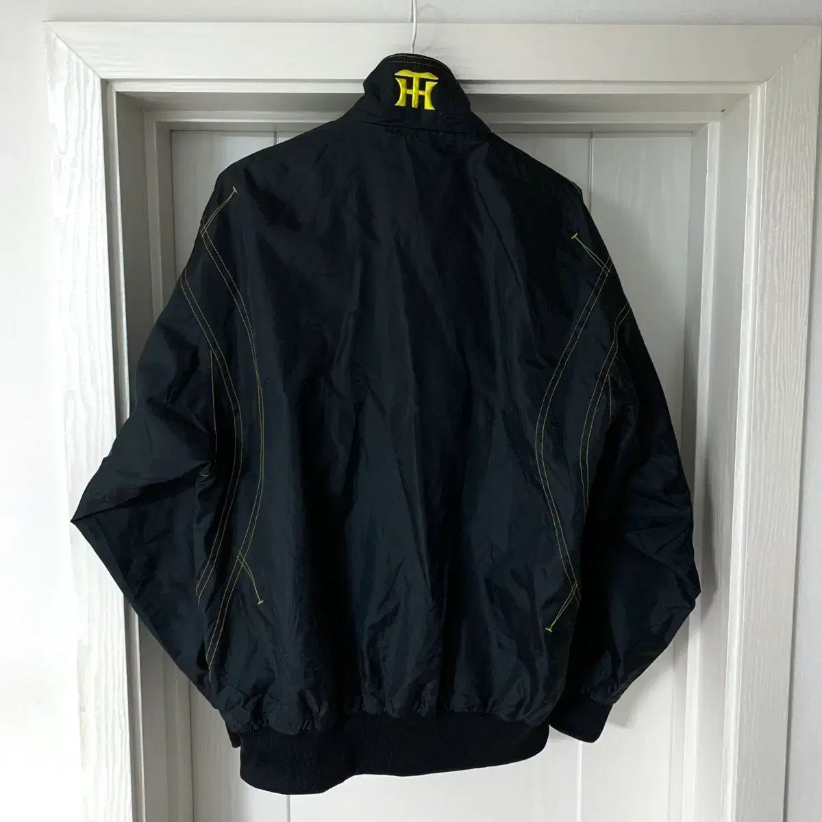 未使用 阪神タイガース デサント製 ナイロンジャケット スカジャン ジャンバー デサント ジャパン x 阪神タイガース ブルゾン ジャケット XL サイズ