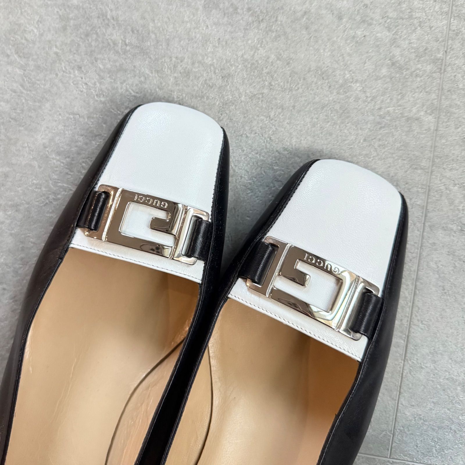 美品 GUCCI グッチ ロゴ G金具 バイカラー パンプス レザー ブラック