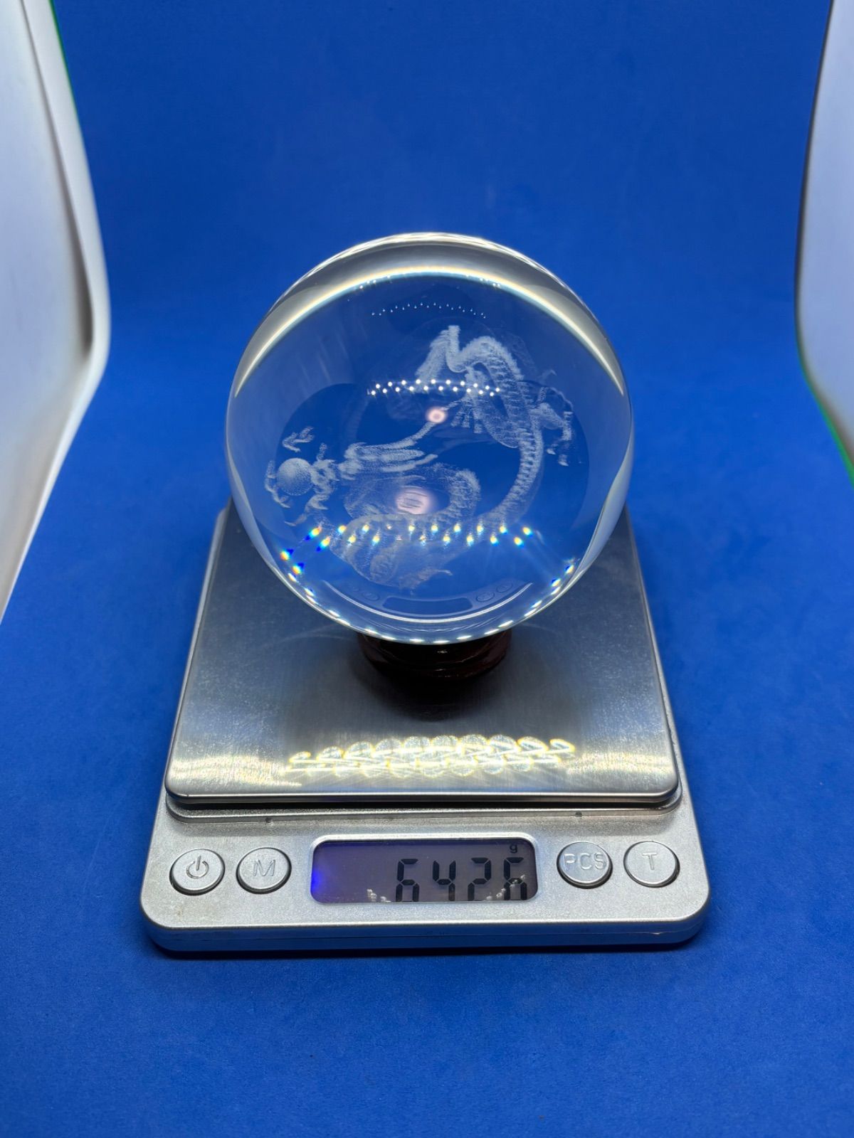 白水晶球 内部立体彫刻「龍戯珠」8cm 5787-1/2