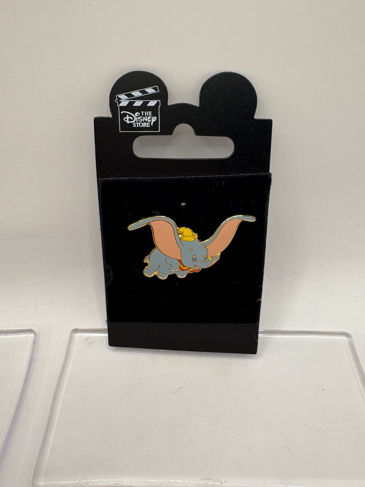ディズニー ダンボ ピンバッジ 2個セット - メルカリ
