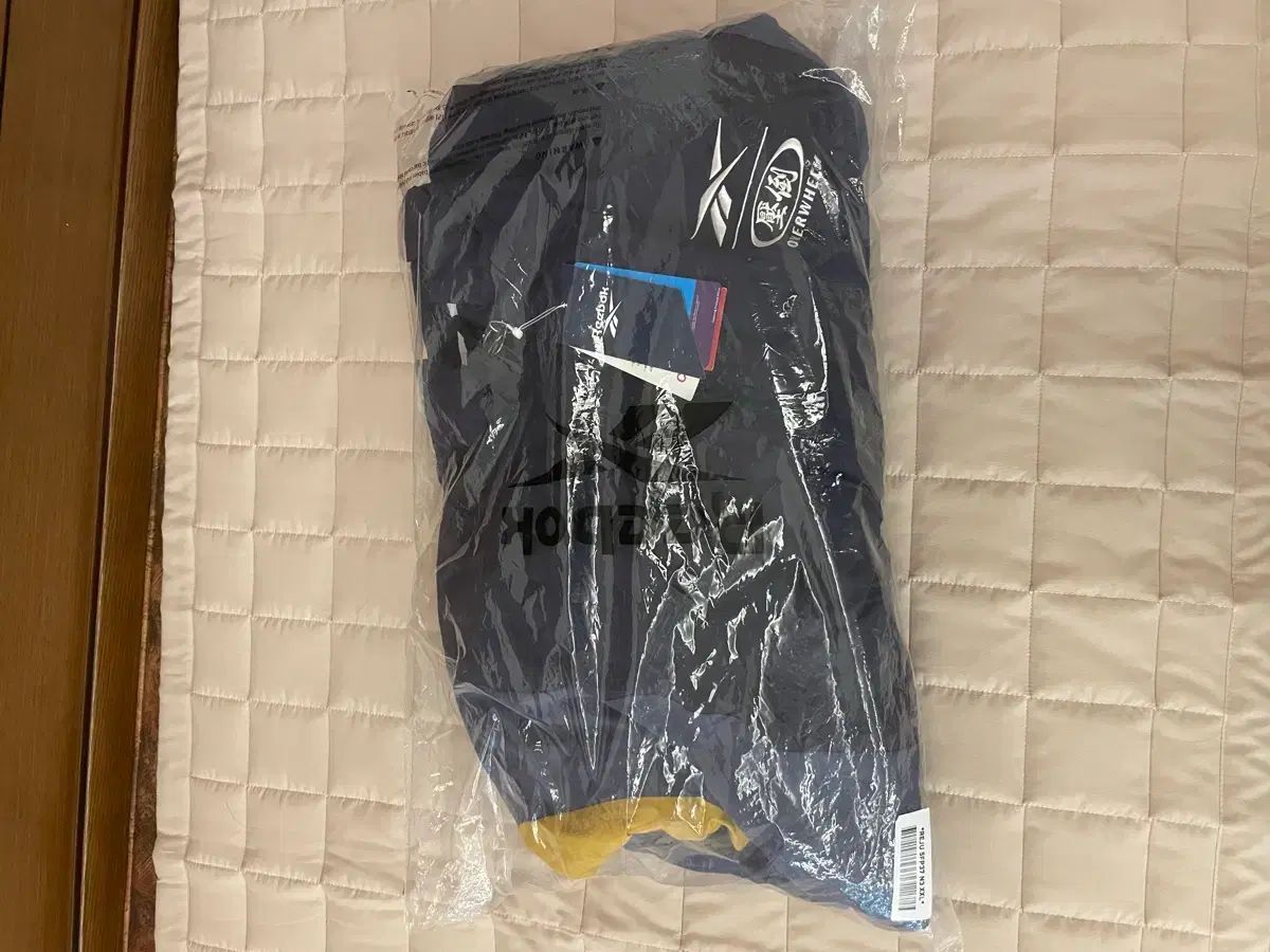 2 XL 圧倒 Reebok コラボ 軽量ダウン