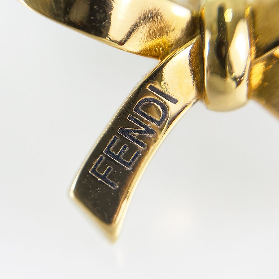 フェンディ FENDI GP ピアス st【中古】 - メルカリ