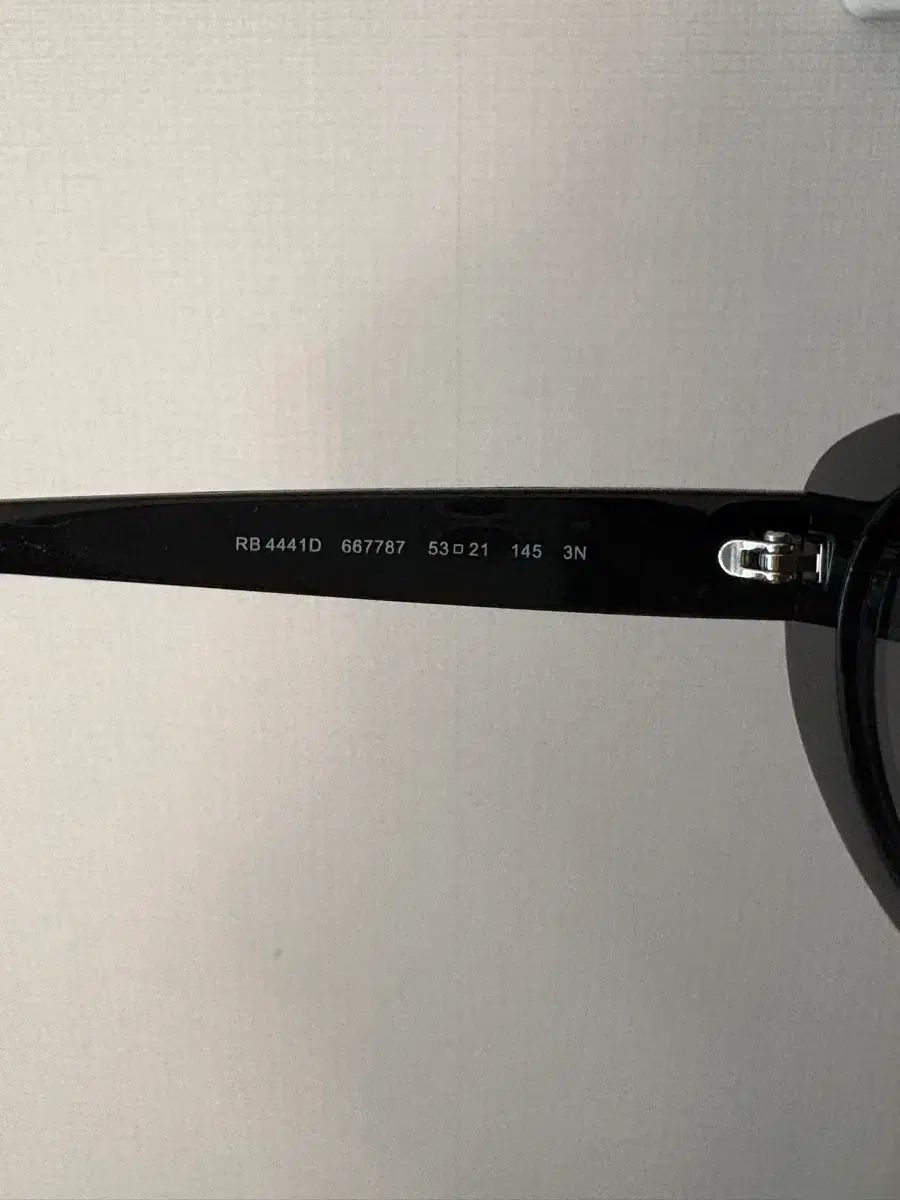 新品正規品 レイバン RB4441D 667787 チャン・ヒリョン着用 Ray-Ban（レイバン） 正規保証書(押印)付 Ray-Ban 4441D ( Low Bridge