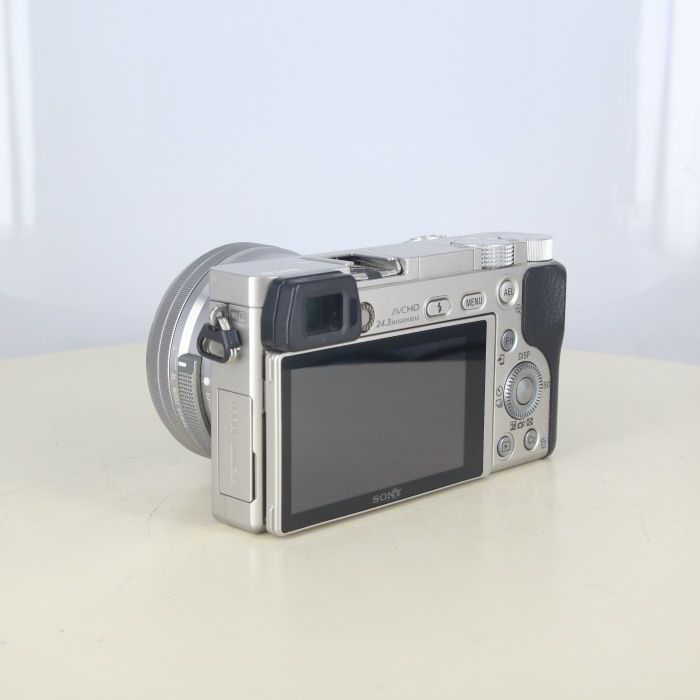 中古】(ソニー) SONY α6000 シルバー パワーズームレンズ(16/50/3.5