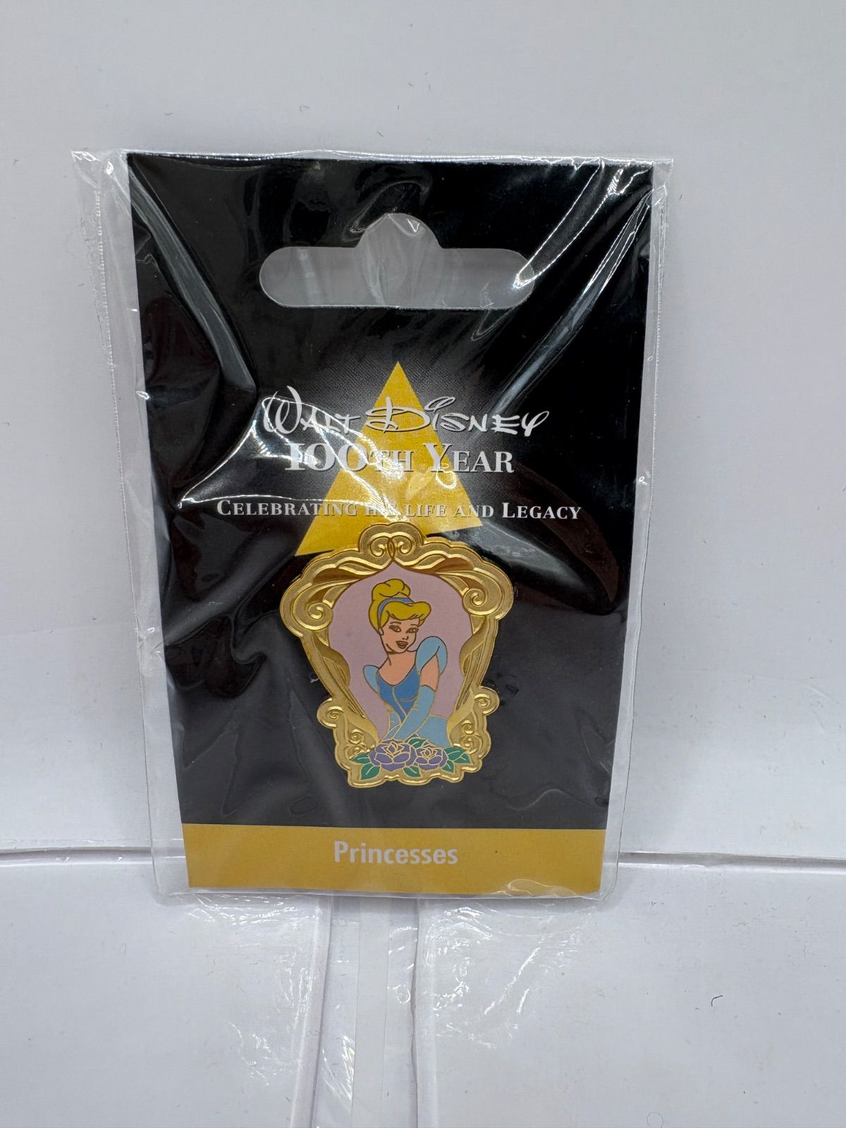 未開封】ディズニープリンセス ピンバッジ 3点セット（シンデレラ