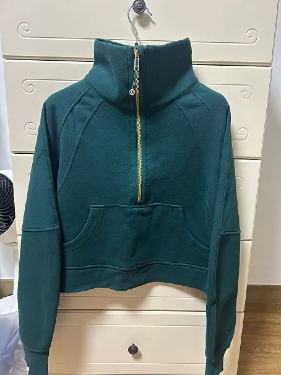 lululemon スキューバ ファネルネック