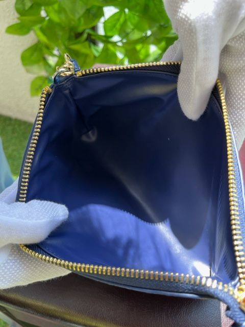 ブルーの輝き 直感力を高める上質クラッチバッグ