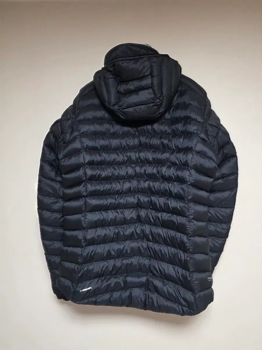 ラップ シーラス アルパイン IN ジャケット ベルーガ Mサイズ