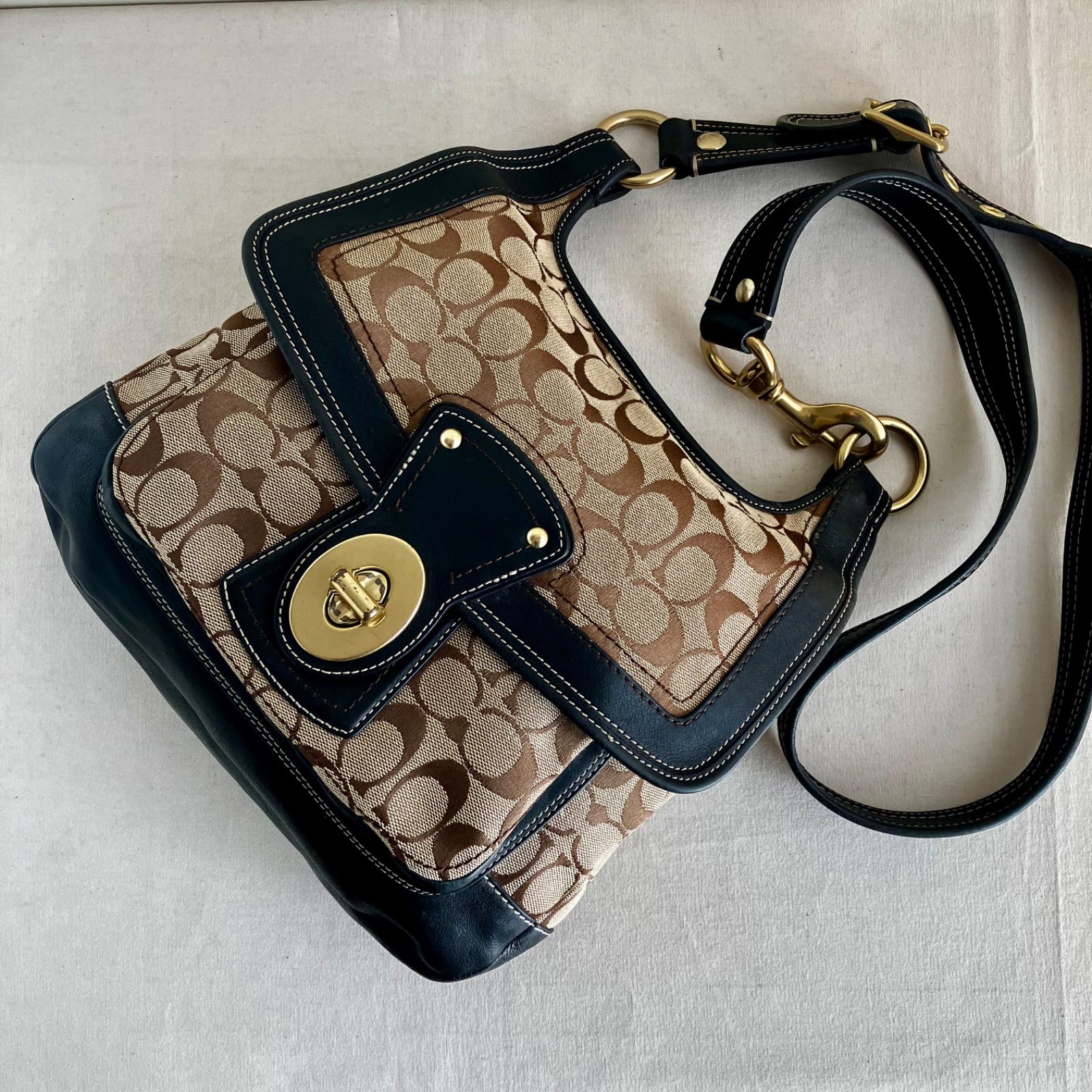 Rare Coach 65 th Limited Edition y 2 k Signature Legacy Turnlock Bag Shoulder Black