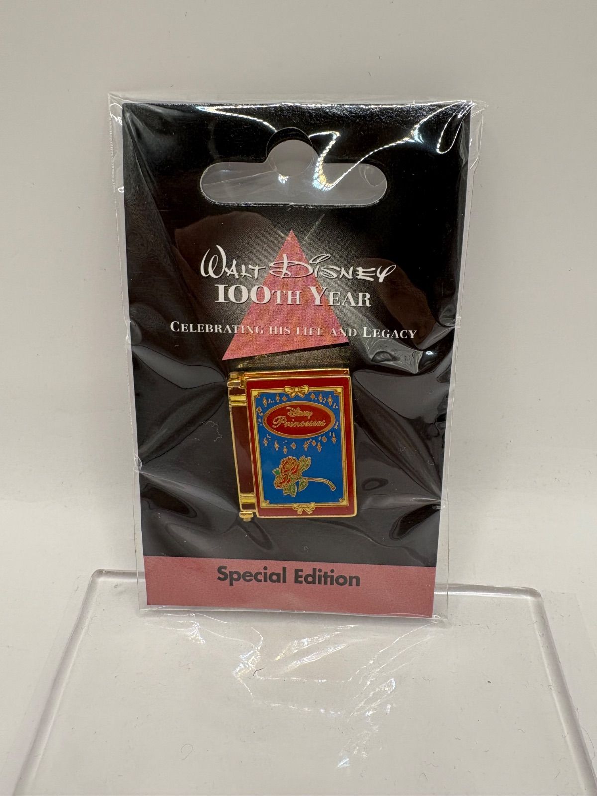 美女と野獣モチーフ ブック型(開きます)ピンバッジ ウォルトディズニー