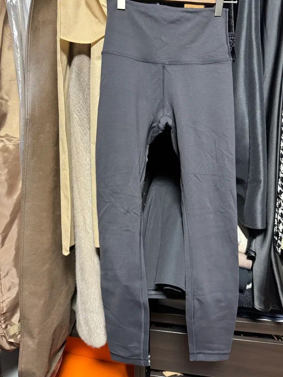 ルルレモン　レギンストップセット　4 lululemon(ルルレモン)ブラトップ/レギンス 上下セットアップ