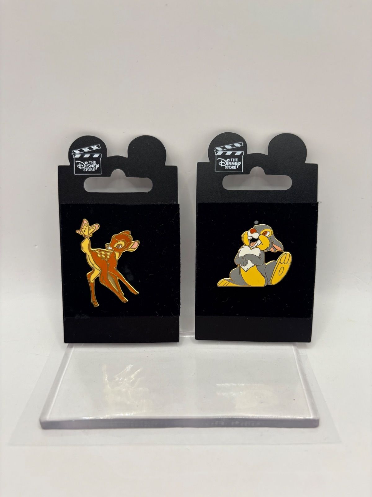 バンビ（Bambi）＆とんすけ（Thumper）ピンバッジ 2点セット - メルカリ