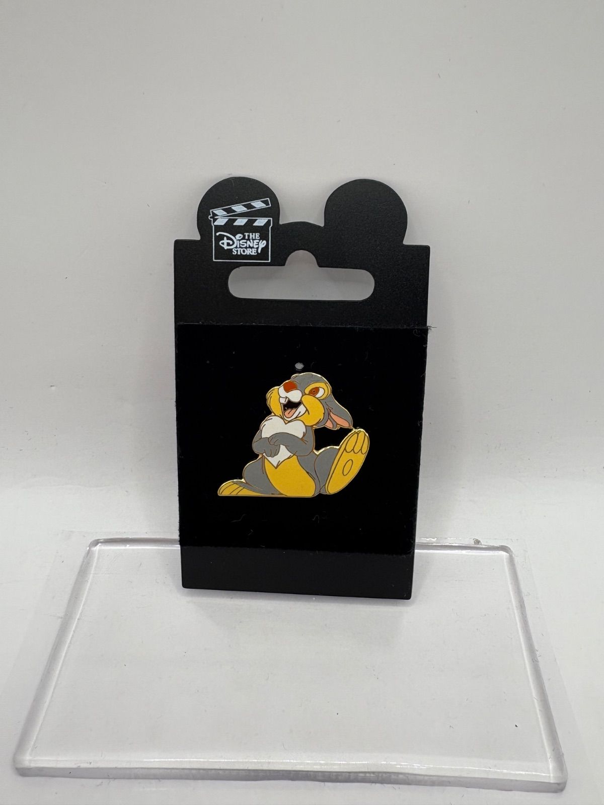 バンビ（Bambi）＆とんすけ（Thumper）ピンバッジ 2点セット - メルカリ