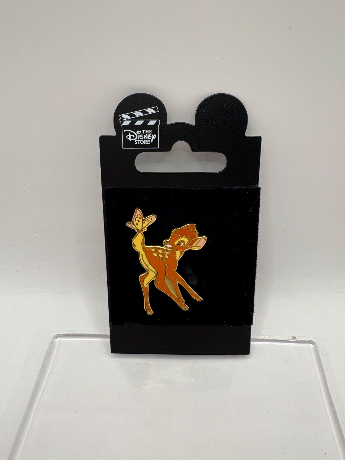 バンビ（Bambi）＆とんすけ（Thumper）ピンバッジ 2点セット - メルカリ