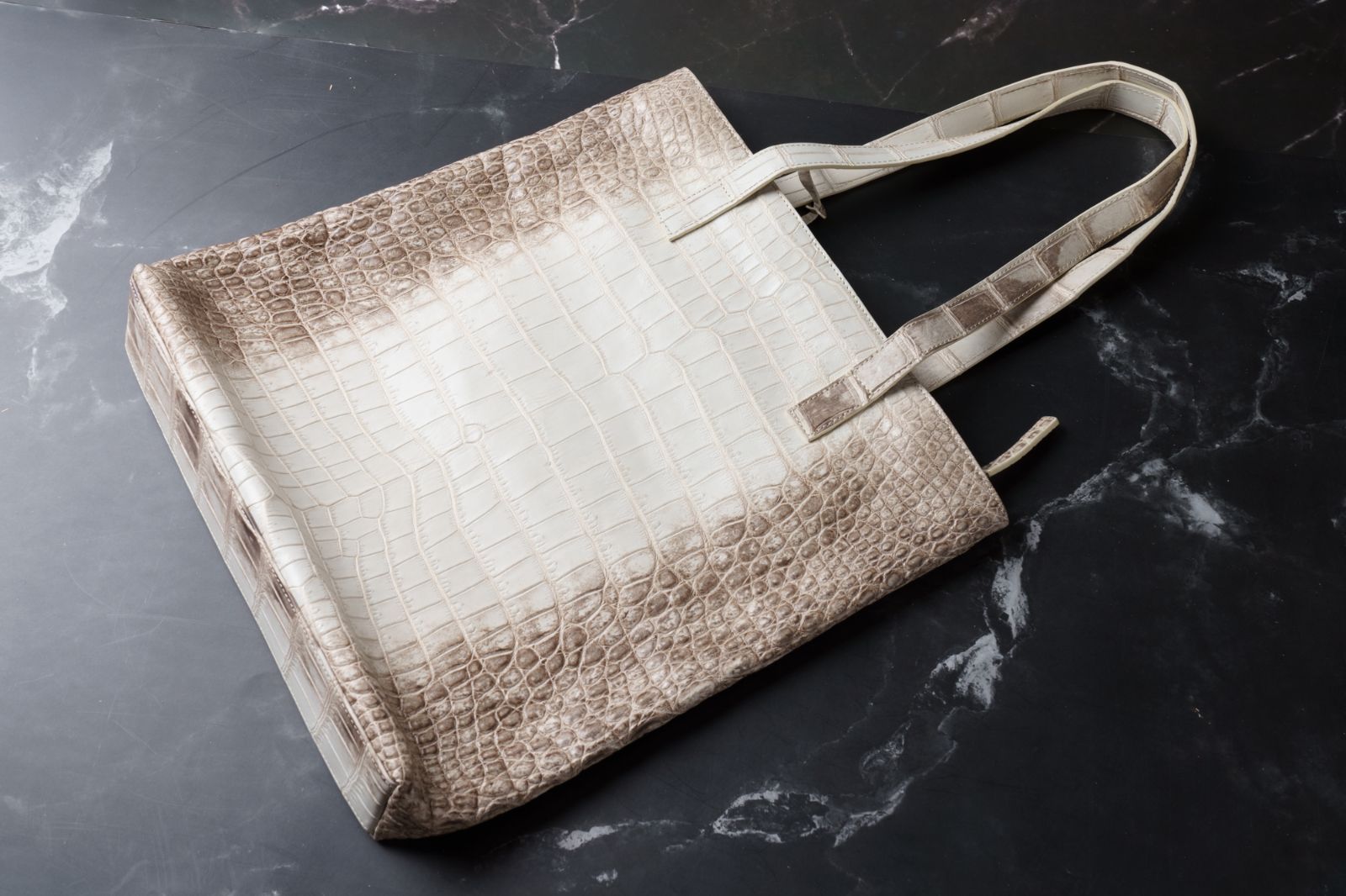 ヒマラヤクロコダイル使用 白×ブラウングラデーションの 本革ソフトトートバッグ