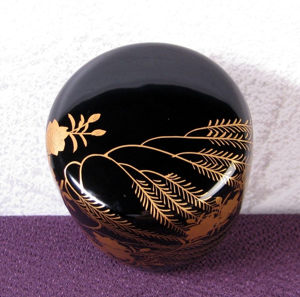 輪島塗 岡本陽斎作 柳桜蒔絵 黒中棗 幅：6.7cm 共箱 茶道具/25L007