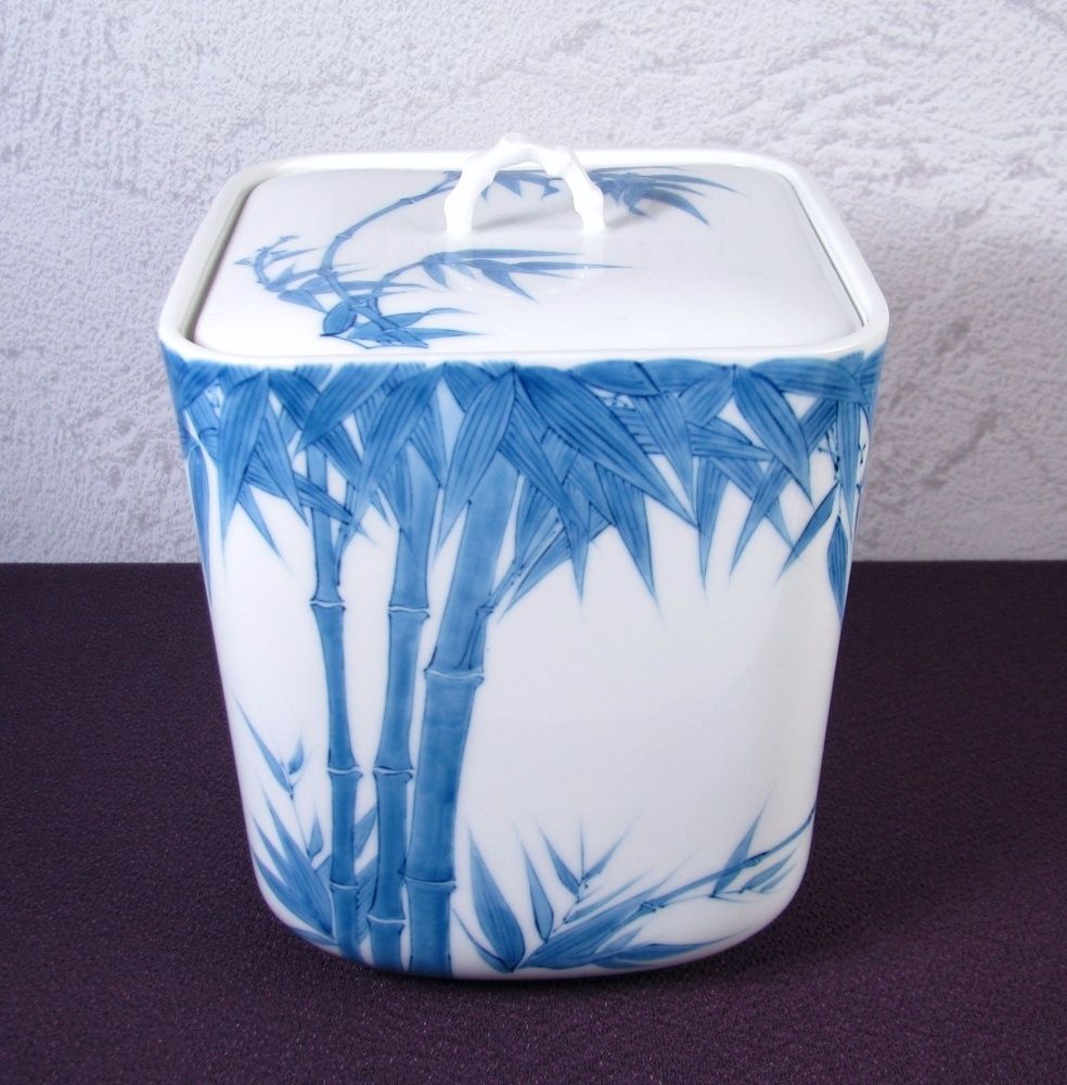 十三代横石嘉助作 平戸白磁 染付竹林水指 漆蓋付 高さ：17.7cm 共箱 美